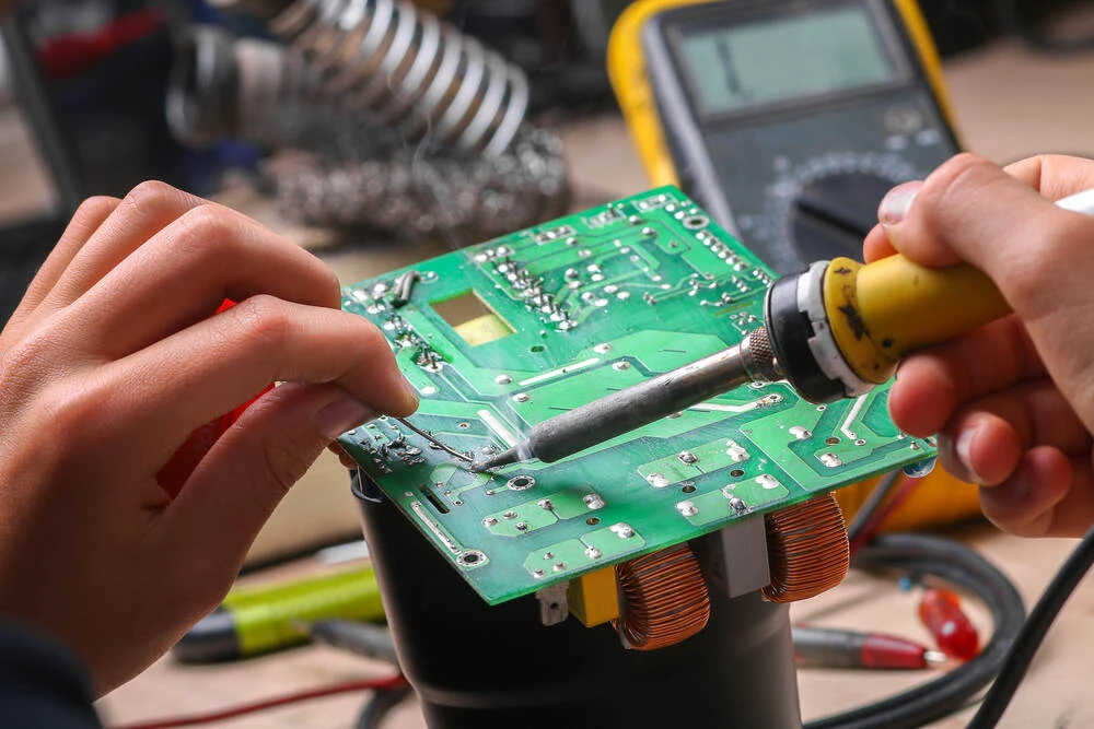 Repair of electronic devices, tin soldering parts